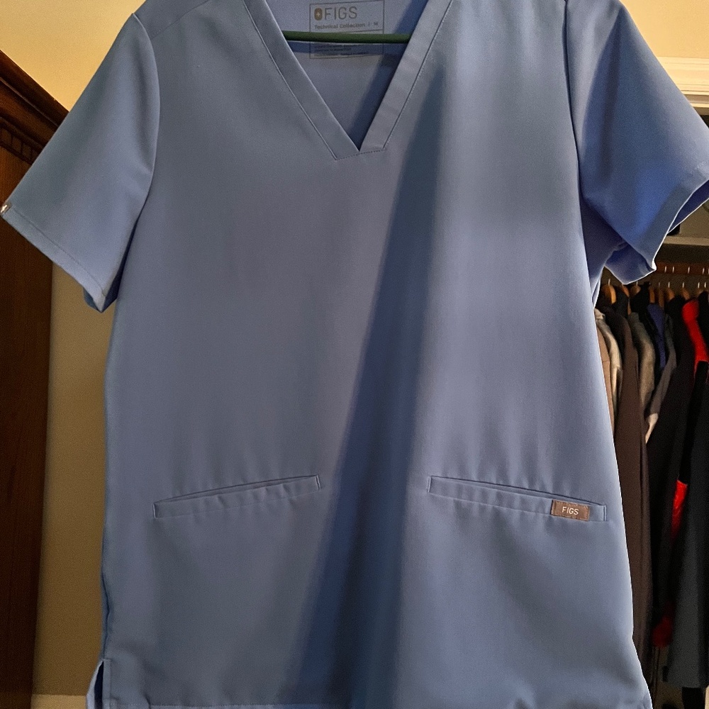 Figs Casma Ceil Blue top M